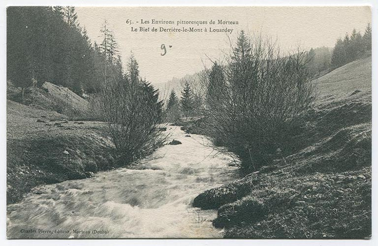 65. - Les environs pittoresques de Morteau. Le bief de Derrière-le-Mont à Louardey [sic], 1er quart 20e siècle [avant 1921]. © Région Bourgogne-Franche-Comté, Inventaire du patrimoine
