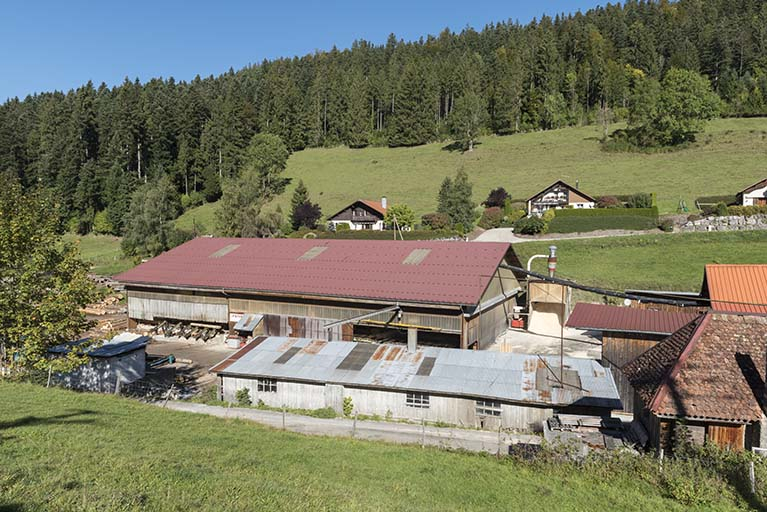Vue plongeante sur les ateliers, depuis le sud-est. © Région Bourgogne-Franche-Comté, Inventaire du patrimoine Vue plongeante sur les ateliers, depuis le sud-est. © Région Bourgogne-Franche-Comté, Inventaire du patrimoine