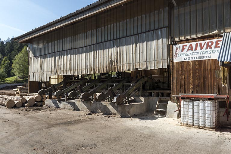 Atelier de fabrication (2000) : façade sud. © Région Bourgogne-Franche-Comté, Inventaire du patrimoine Atelier de fabrication (2000) : façade sud. © Région Bourgogne-Franche-Comté, Inventaire du patrimoine