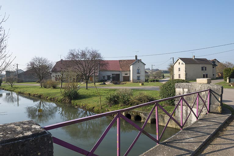 Mercey et le ruisseau Boncourt. © Région Bourgogne-Franche-Comté, Inventaire du patrimoine Mercey et le ruisseau Boncourt. © Région Bourgogne-Franche-Comté, Inventaire du patrimoine