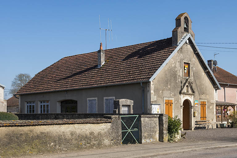 Vue latérale de l'édifice. © Région Bourgogne-Franche-Comté, Inventaire du patrimoine Vue latérale de l'édifice. © Région Bourgogne-Franche-Comté, Inventaire du patrimoine