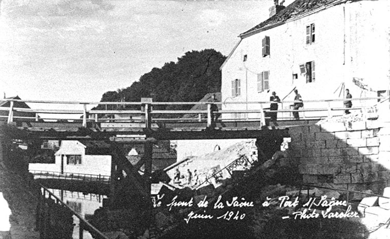 L'arche marinière détruite en 1940, carte postale. © Région Bourgogne-Franche-Comté, Inventaire du patrimoine L'arche marinière détruite en 1940, carte postale. © Région Bourgogne-Franche-Comté, Inventaire du patrimoine