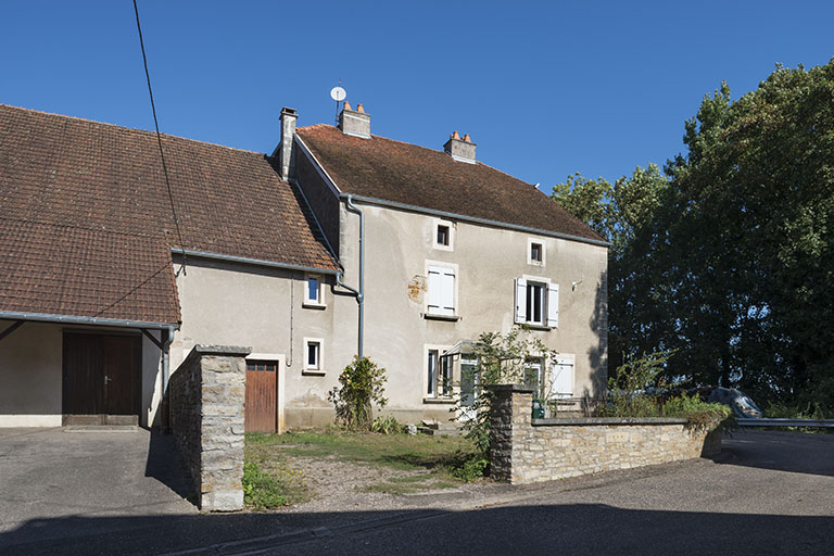 Vue depuis la rue de l'Eglise. © Région Bourgogne-Franche-Comté, Inventaire du patrimoine
