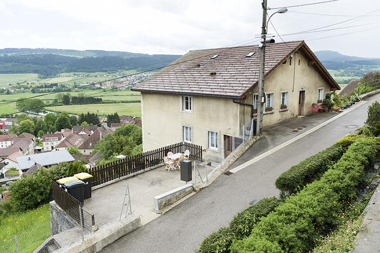 Façades latérale gauche et antérieure. © Région Bourgogne-Franche-Comté, Inventaire du patrimoine