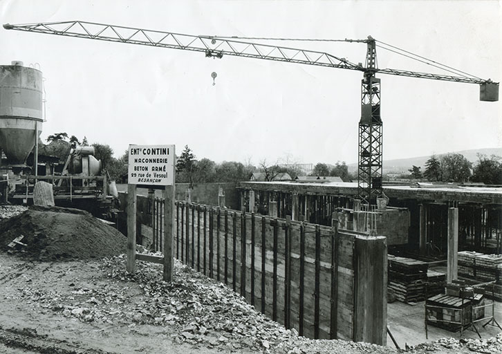 Chantier de construction de l'usine B, photogr., 1961. © Région Bourgogne-Franche-Comté, Inventaire du patrimoine