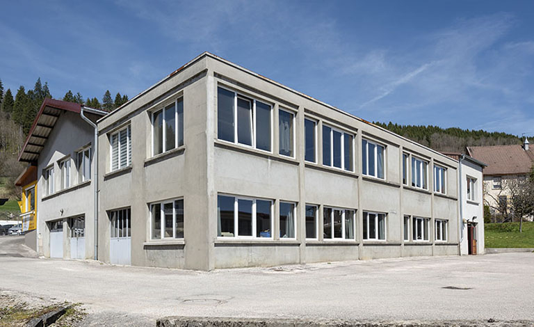Nouveau site : façades postérieure et latérale droite. © Région Bourgogne-Franche-Comté, Inventaire du patrimoine