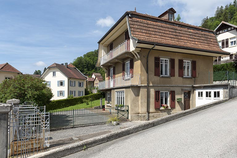 Façade latérale droite, de trois quarts gauche. © Région Bourgogne-Franche-Comté, Inventaire du patrimoine