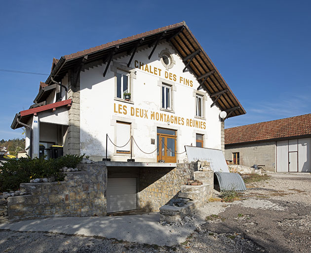 Façade antérieure, de trois quarts gauche. © Région Bourgogne-Franche-Comté, Inventaire du patrimoine
