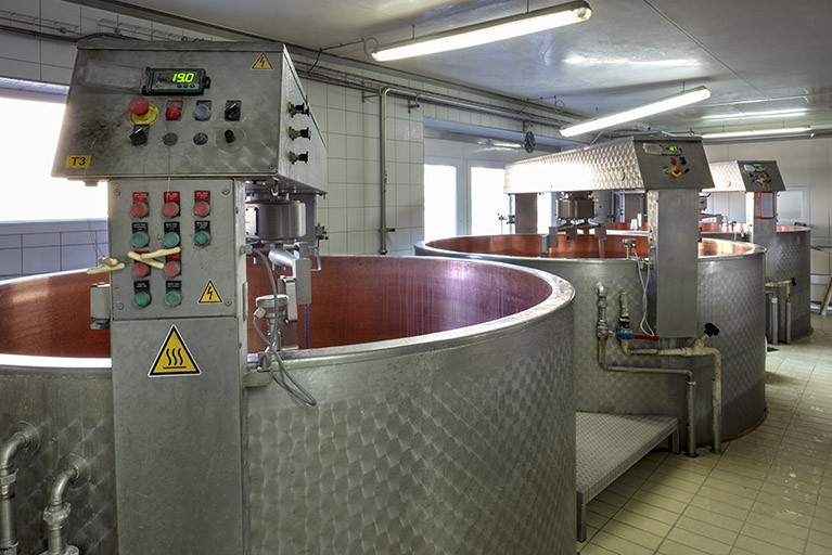 Atelier de fabrication : les trois cuves. © Région Bourgogne-Franche-Comté, Inventaire du patrimoine