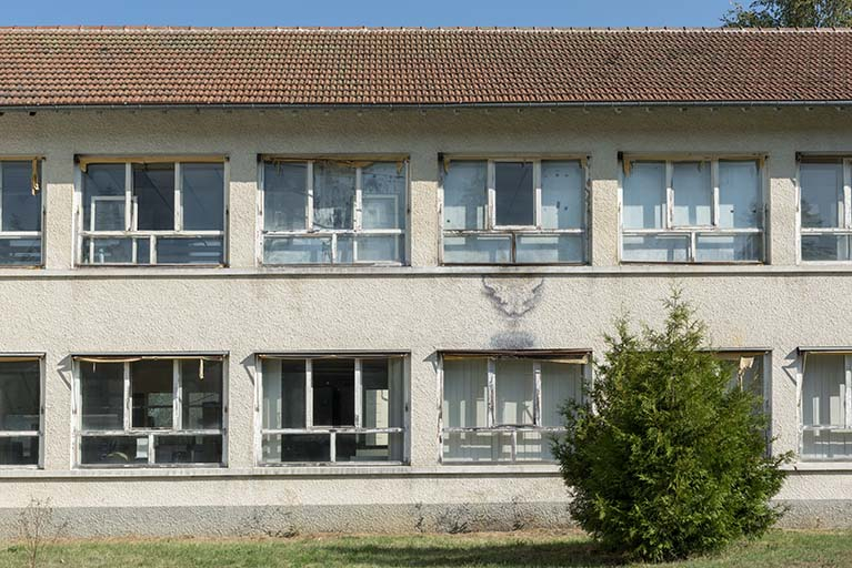 Deuxième usine : baies vers l'extrémité orientale de la façade antérieure. © Région Bourgogne-Franche-Comté, Inventaire du patrimoine