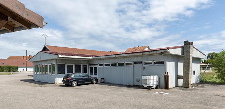 Façade latérale droite, de trois quarts droite. © Région Bourgogne-Franche-Comté, Inventaire du patrimoine