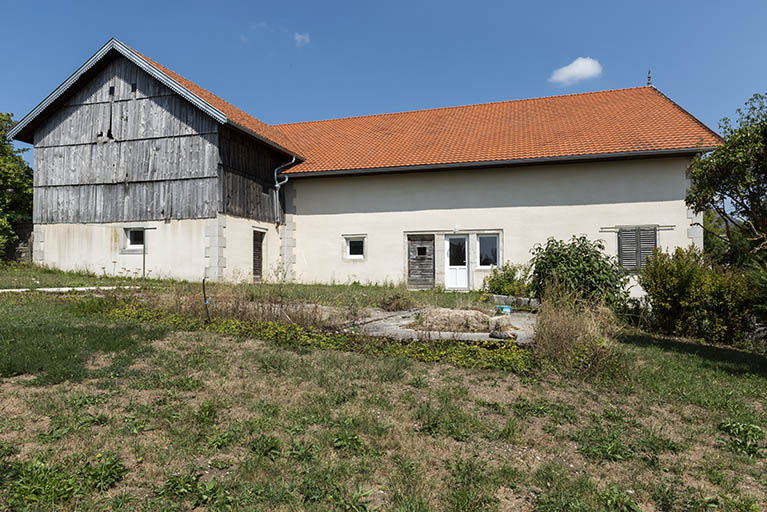 Façade postérieure, de trois quarts droite. © Région Bourgogne-Franche-Comté, Inventaire du patrimoine