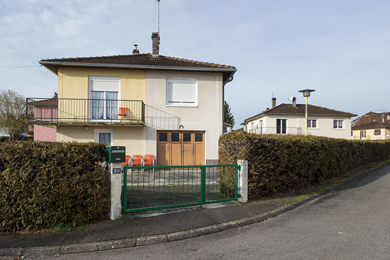 Façade antérieure d'une des maisons. © Région Bourgogne-Franche-Comté, Inventaire du patrimoine Façade antérieure d'une des maisons. © Région Bourgogne-Franche-Comté, Inventaire du patrimoine