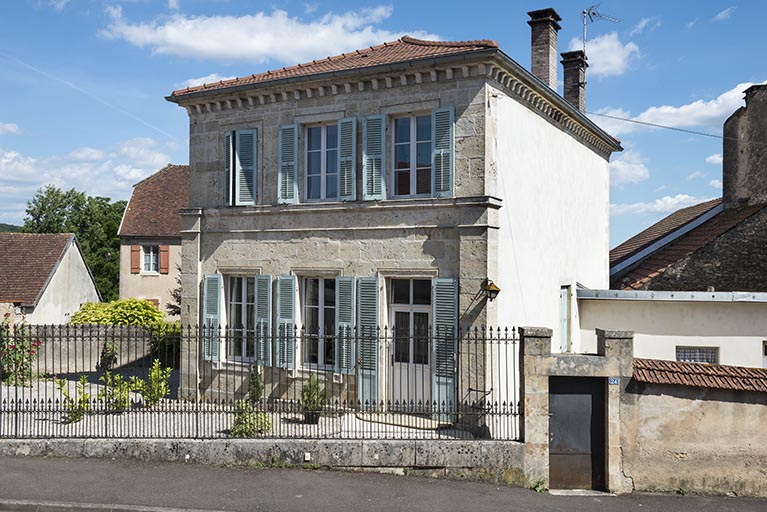 Ancienne école des filles, quartier de l'église. © Région Bourgogne-Franche-Comté, Inventaire du patrimoine Ancienne école des filles, quartier de l'église. © Région Bourgogne-Franche-Comté, Inventaire du patrimoine