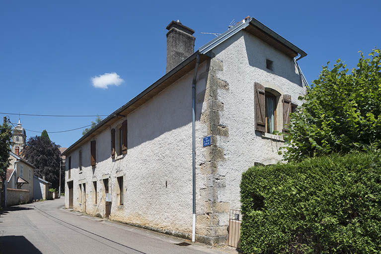 Élévation sur la rue. © Région Bourgogne-Franche-Comté, Inventaire du patrimoine Élévation sur la rue. © Région Bourgogne-Franche-Comté, Inventaire du patrimoine