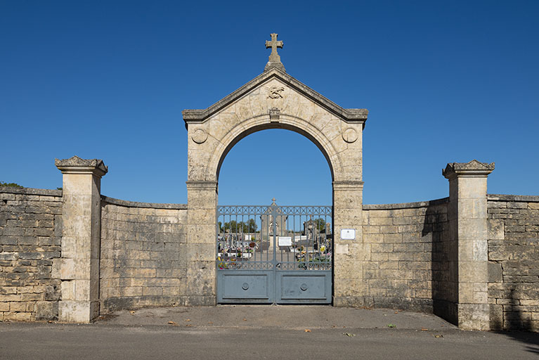Portail d'entrée. © Région Bourgogne-Franche-Comté, Inventaire du patrimoine Portail d'entrée. © Région Bourgogne-Franche-Comté, Inventaire du patrimoine