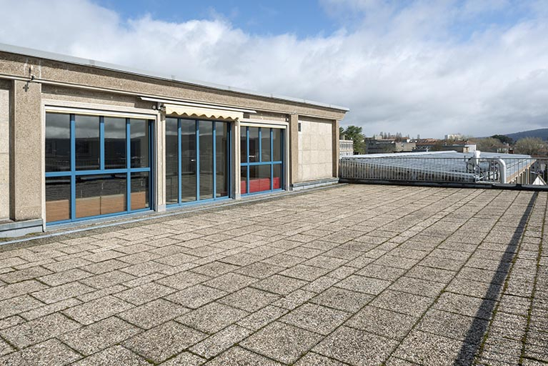 1er étage, corps central : terrasse et cantine. © Région Bourgogne-Franche-Comté, Inventaire du patrimoine