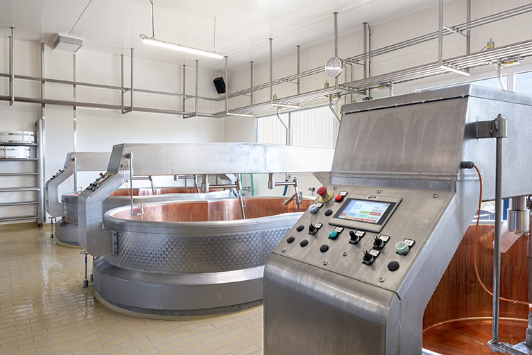 Atelier de fabrication : cuves. © Région Bourgogne-Franche-Comté, Inventaire du patrimoine