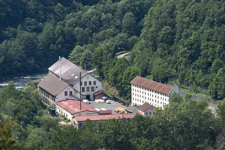 Vue d'ensemble plongeante rapprochée, depuis le nord-est. © Région Bourgogne-Franche-Comté, Inventaire du patrimoine