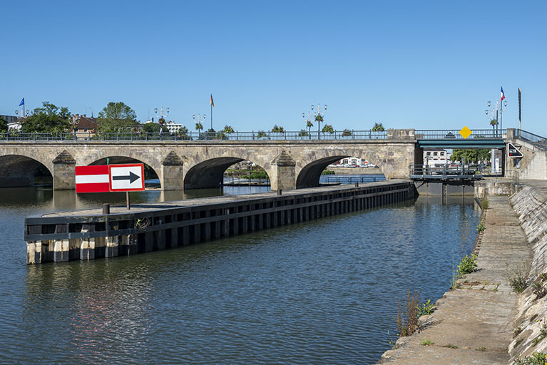 bief site d'écluse © Région Bourgogne-Franche-Comté, Inventaire du patrimoine  bief site d'écluse © Région Bourgogne-Franche-Comté, Inventaire du patrimoine