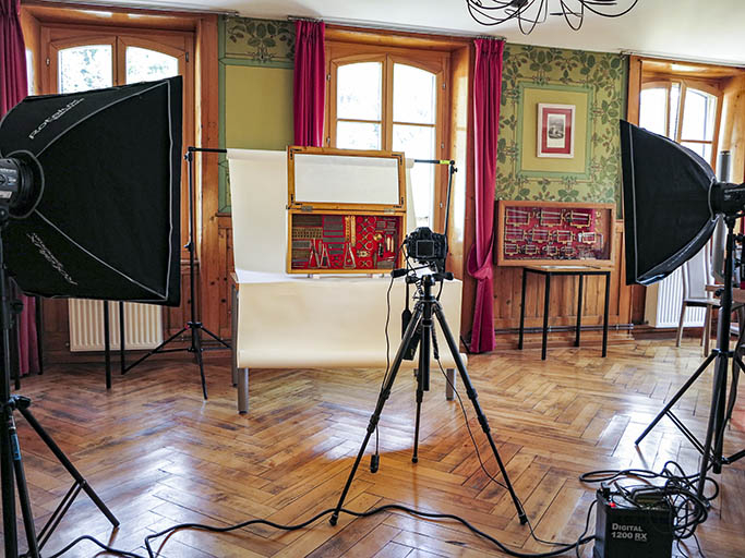 Prise de vues à la mairie des Gras : le studio provisoire. © Région Bourgogne-Franche-Comté, Inventaire du patrimoine