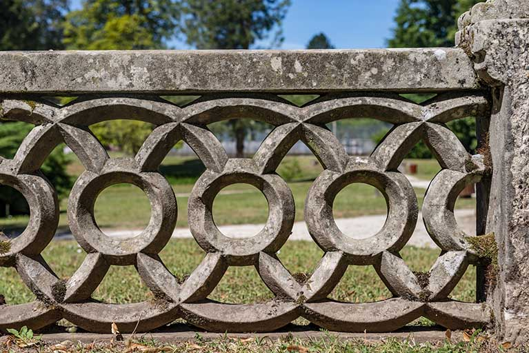 garde-corps de tribune © Région Bourgogne-Franche-Comté, Inventaire du patrimoine garde-corps de tribune © Région Bourgogne-Franche-Comté, Inventaire du patrimoine