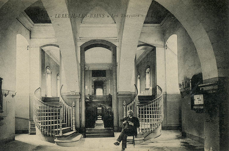 Vue d'ensemble avec le couvrement du vestibule, avant l'exécution du décor. © Région Bourgogne-Franche-Comté, Inventaire du patrimoine Vue d'ensemble avec le couvrement du vestibule, avant l'exécution du décor. © Région Bourgogne-Franche-Comté, Inventaire du patrimoine