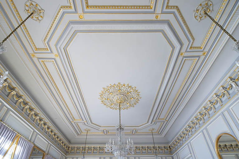 plafond © Région Bourgogne-Franche-Comté, Inventaire du patrimoine  plafond © Région Bourgogne-Franche-Comté, Inventaire du patrimoine