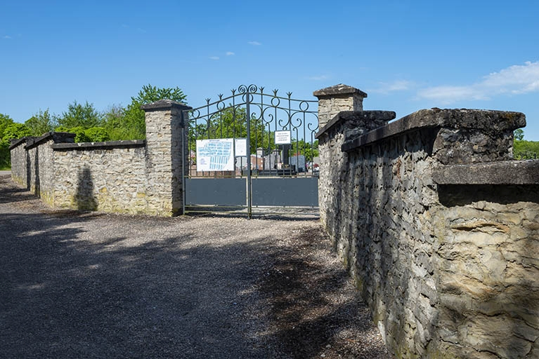  cimetière tombeau © Région Bourgogne-Franche-Comté, Inventaire du patrimoine