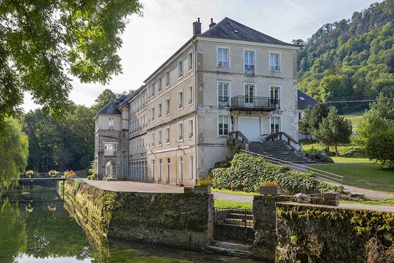 établissement thermal © Région Bourgogne-Franche-Comté, Inventaire du patrimoine  établissement thermal © Région Bourgogne-Franche-Comté, Inventaire du patrimoine