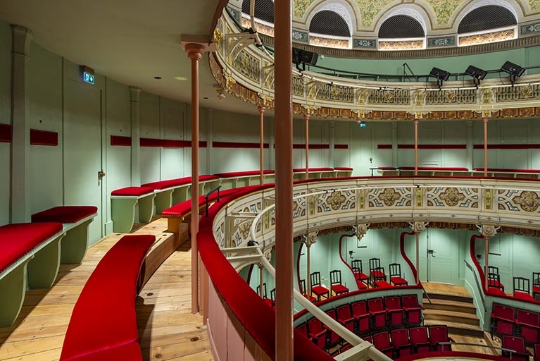 théâtre © Région Bourgogne-Franche-Comté, Inventaire du patrimoine  théâtre © Région Bourgogne-Franche-Comté, Inventaire du patrimoine