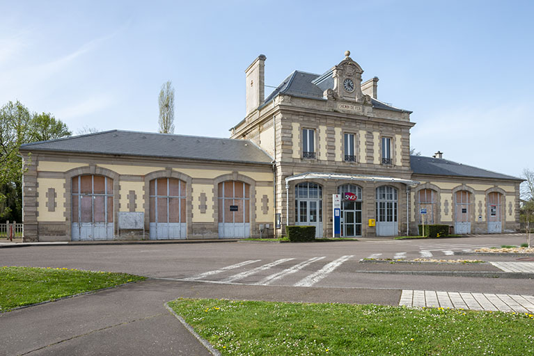 gare © Région Bourgogne-Franche-Comté, Inventaire du patrimoine  gare © Région Bourgogne-Franche-Comté, Inventaire du patrimoine