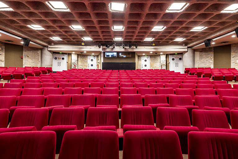 salle de spectacle © Région Bourgogne-Franche-Comté, Inventaire du patrimoine  salle de spectacle © Région Bourgogne-Franche-Comté, Inventaire du patrimoine