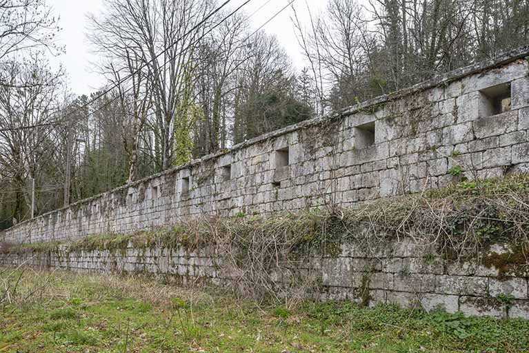  place forte enceinte © Région Bourgogne-Franche-Comté, Inventaire du patrimoine