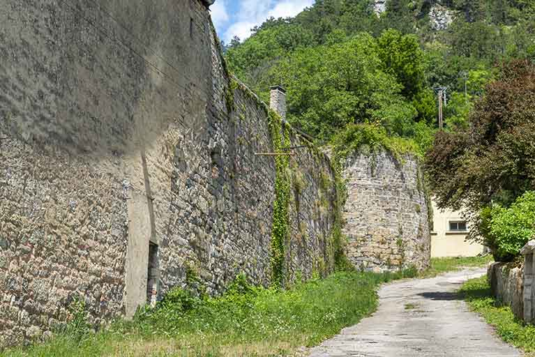  place forte enceinte © Région Bourgogne-Franche-Comté, Inventaire du patrimoine