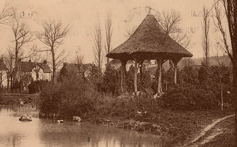 kiosque © Région Bourgogne-Franche-Comté, Inventaire du patrimoine  kiosque © Région Bourgogne-Franche-Comté, Inventaire du patrimoine