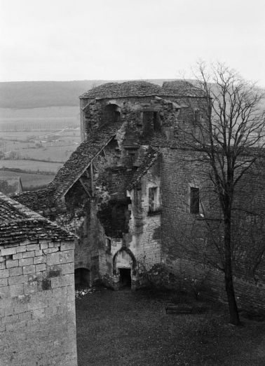  château fort © Région Bourgogne-Franche-Comté, Inventaire du patrimoine
