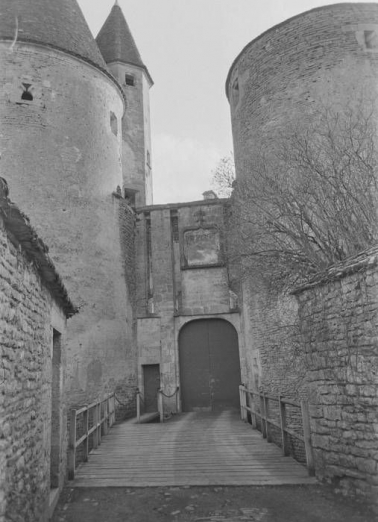 château fort © Région Bourgogne-Franche-Comté, Inventaire du patrimoine