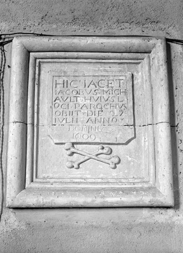 plaque funéraire © Région Bourgogne-Franche-Comté, Inventaire du patrimoine