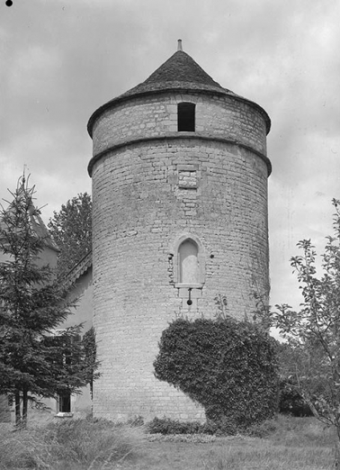 château fort © Région Bourgogne-Franche-Comté, Inventaire du patrimoine