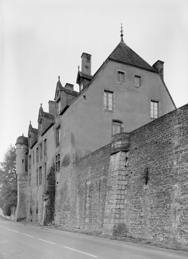 Le corps de logis vu de la route. © Région Bourgogne-Franche-Comté, Inventaire du patrimoine