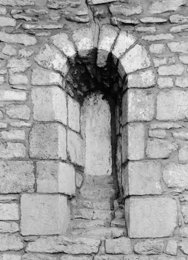 Détail d'une petite baie murée du choeur. © Région Bourgogne-Franche-Comté, Inventaire du patrimoine