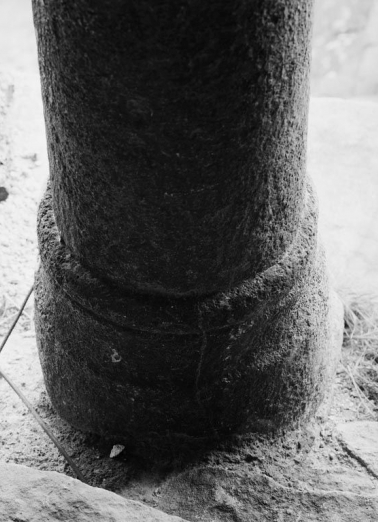 Clocher, 2è étage : base de la colonnette. © Région Bourgogne-Franche-Comté, Inventaire du patrimoine