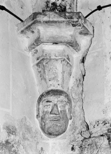 Bas-côté droit, 3ème travée : culot de l'angle postérieur droit. © Région Bourgogne-Franche-Comté, Inventaire du patrimoine