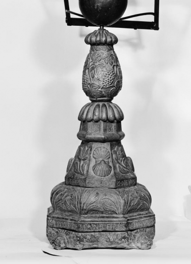 Détail du pied. © Région Bourgogne-Franche-Comté, Inventaire du patrimoine