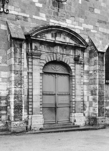 Portail. © Région Bourgogne-Franche-Comté, Inventaire du patrimoine