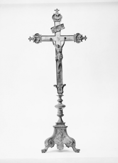 Vue d'ensemble de la croix d'autel. © Région Bourgogne-Franche-Comté, Inventaire du patrimoine