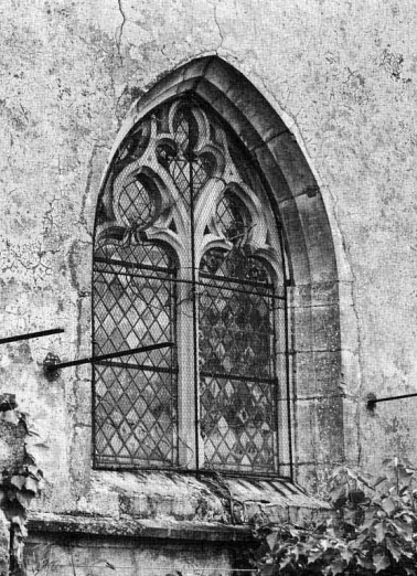 Fenêtre du chevet de la chapelle Saint-Denis. © Région Bourgogne-Franche-Comté, Inventaire du patrimoine