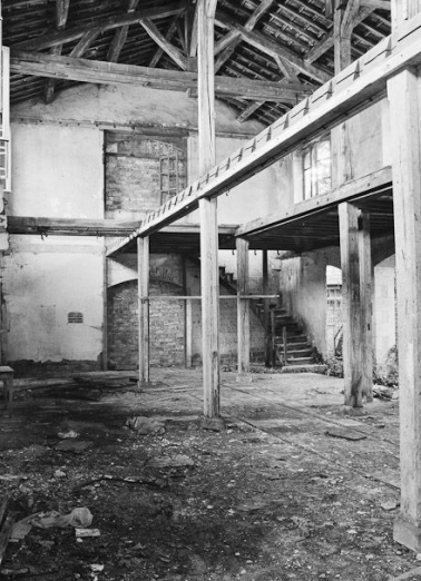 Magasin d'embouteillage, intérieur. © Région Bourgogne-Franche-Comté, Inventaire du patrimoine Magasin d'embouteillage, intérieur. © Région Bourgogne-Franche-Comté, Inventaire du patrimoine