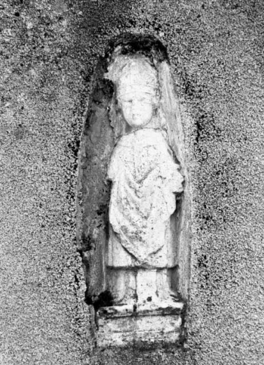 Evêque de la niche gauche de la façade © Région Bourgogne-Franche-Comté, Inventaire du patrimoine